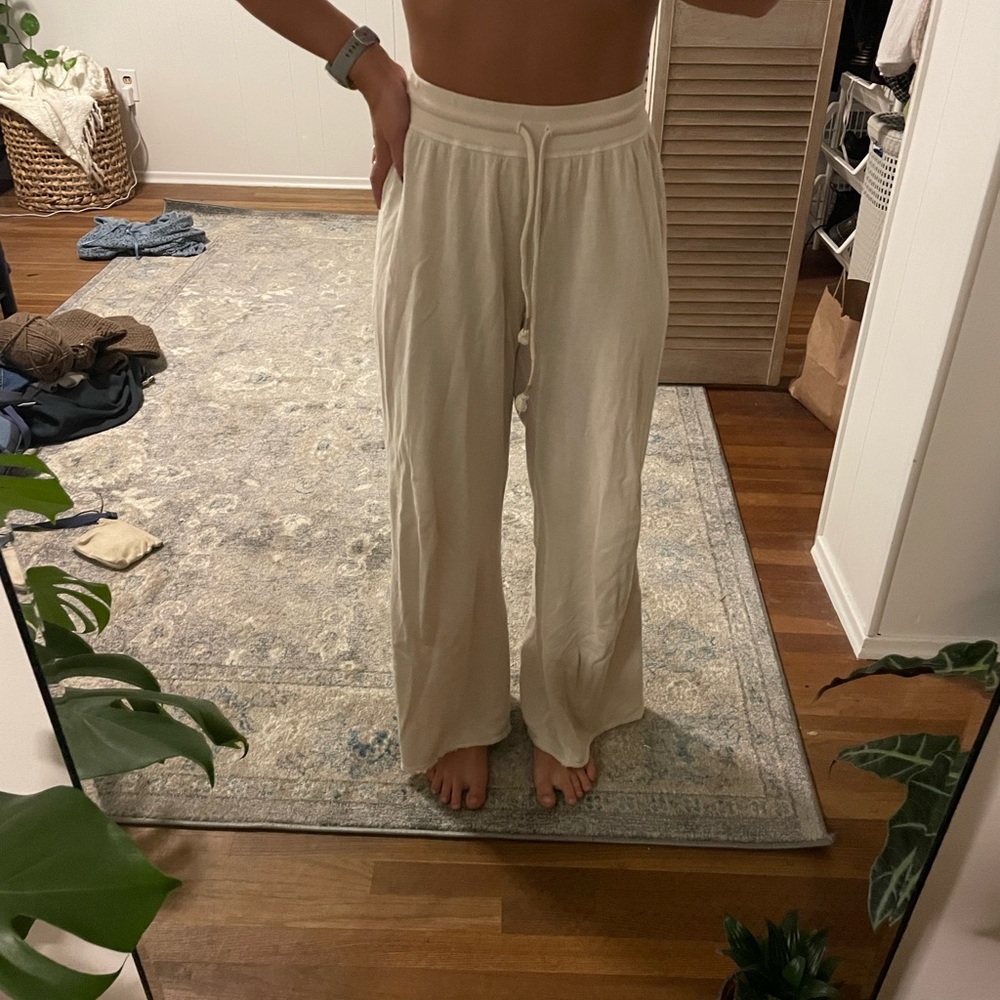 Cream wide leg flory sweatpants